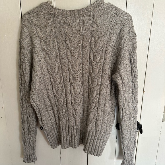 Banana Republic Cable Sweater women large - Picture 3 of 4